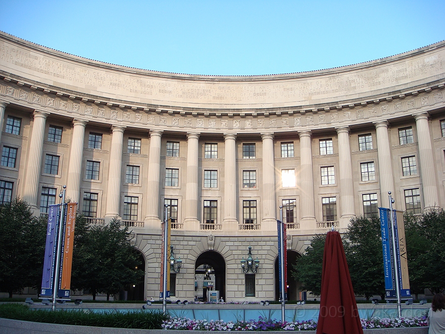 Washington DC [2009 July 03] 164.JPG - Scenes from The Ronald Reagan Building & International Trade Center and Woodrow Wilson Plaza